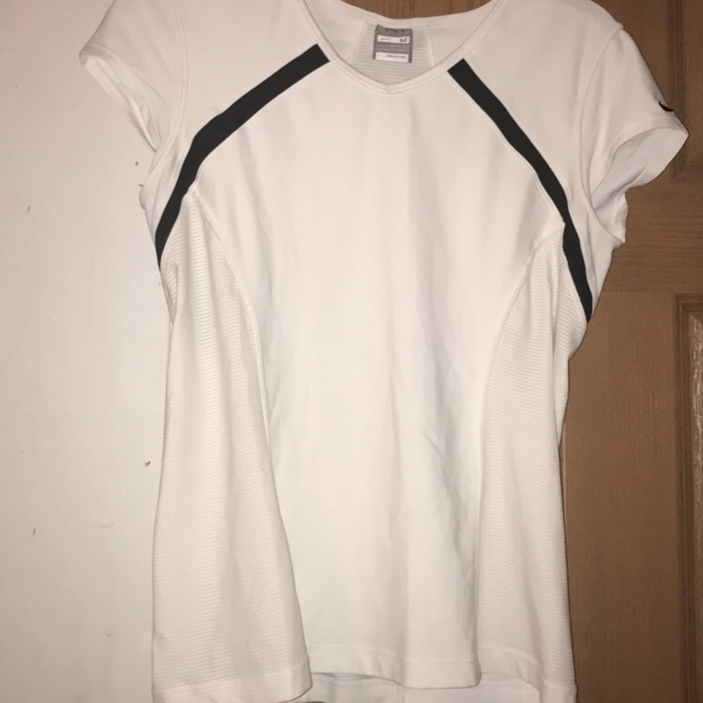 nike medium nike fitory shirt